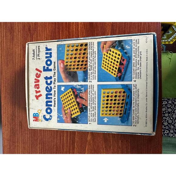 Vintage Travel Connect Four Game Pocket Size - Picture 9 of 9